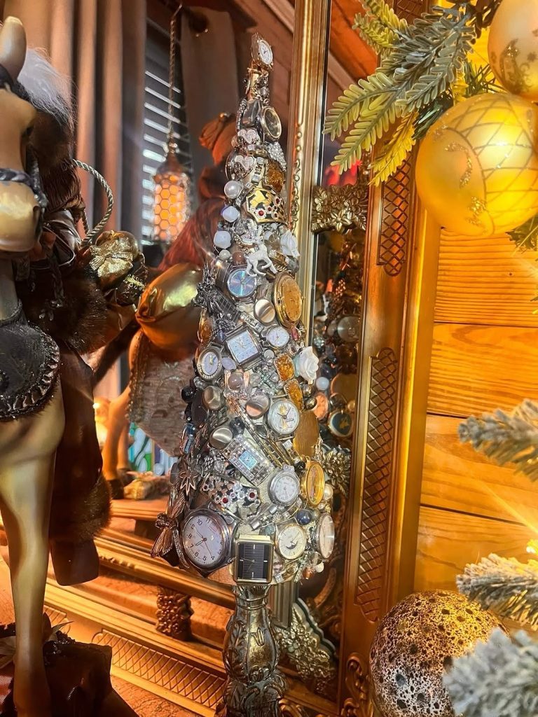 Silver spoon wreath made from repurposed spoons – creative DIY craft by Brenda Gantt